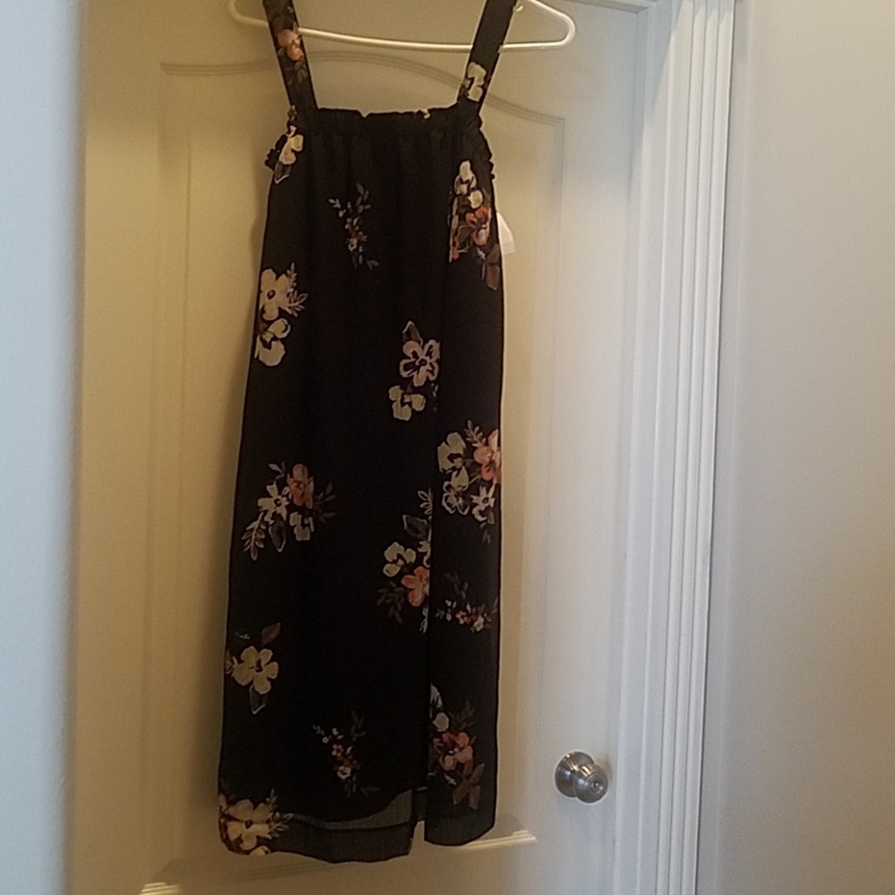 Liz Lange maternity dress, size small. NWT
